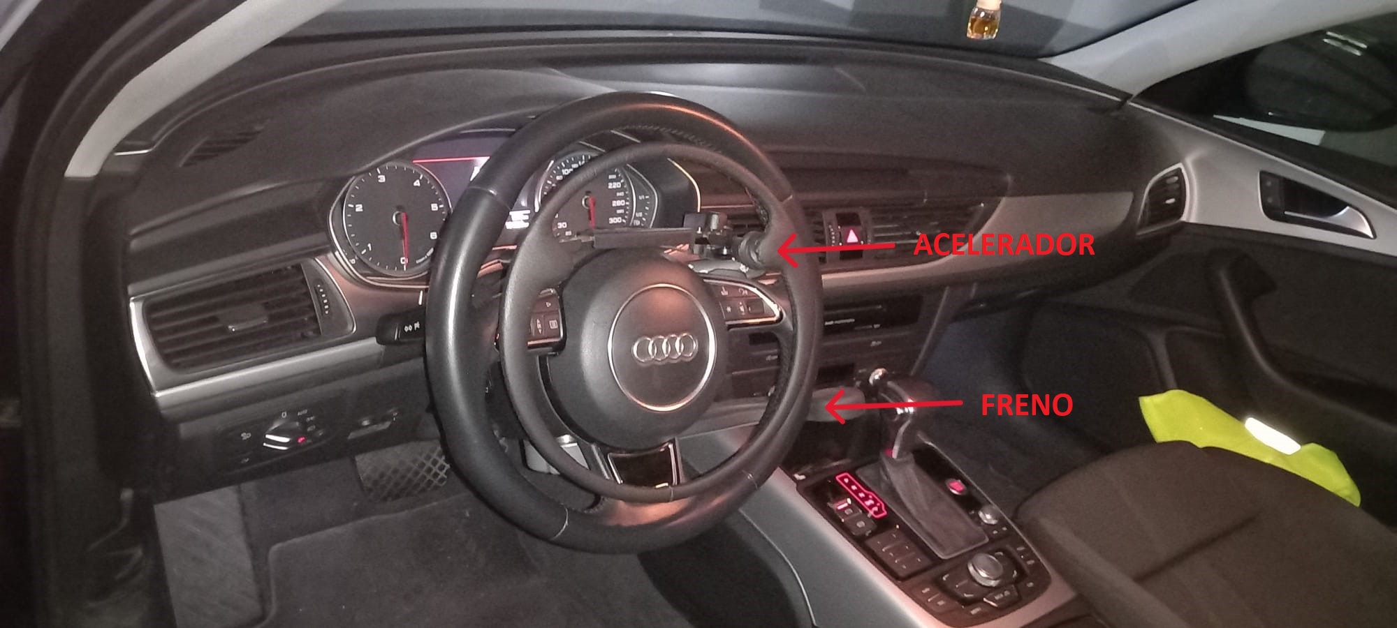 Acelerador y freno adaptados