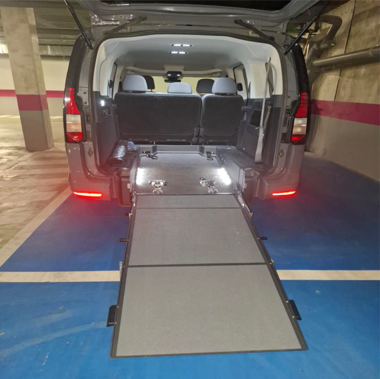 Vista de la rampa del vehículo en venta