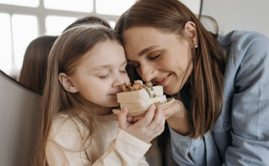 Madre con niña