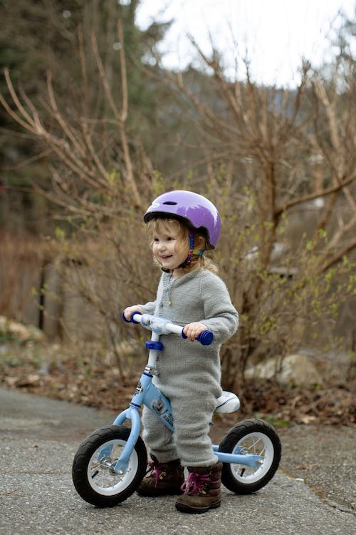 Una niña en bici