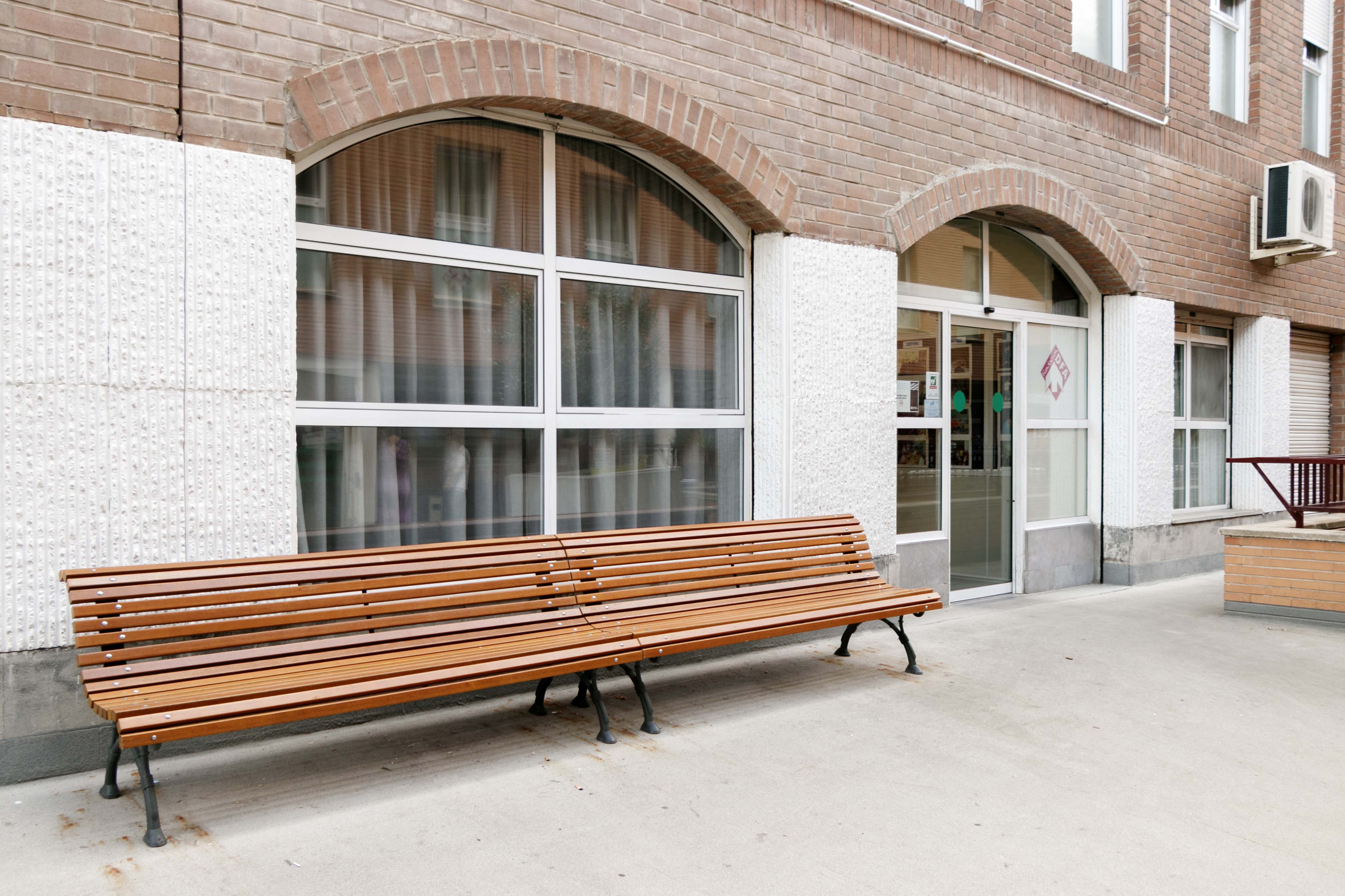 Fachada de la residencia Pomarón de Fundación Dfa en Zaragoza