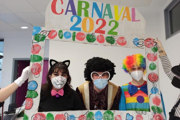 Colorido carnaval en el centro Josemi Monserrate