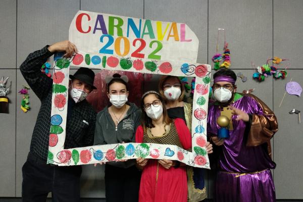 Participantes en el photocall con sus difraces