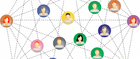 Distintas personas unidas por redes.