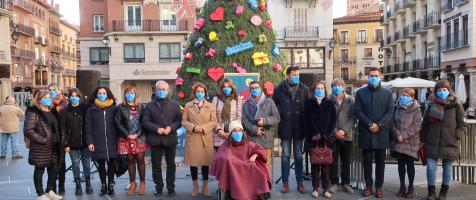 Foto de familia de las entidades de Teruel celebrando el 3 de diciembre