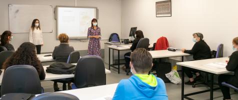 Alumnos y profesora de un Curso de Inaem impartido en Fundación Dfa