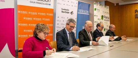 Foto de los firmantes