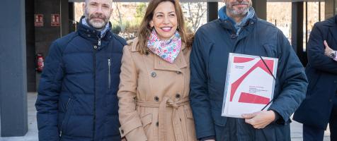 La alcaldesa, con representantes de Dfa