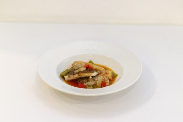 Imagen de merluza con verduras