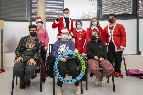 El alumnado de PCI con el rosco