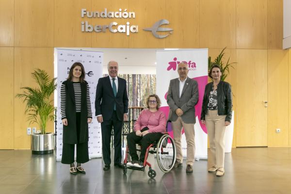 Foto de familia de Fundación Ibercaja y Fundación Dfa
