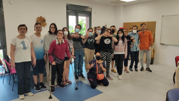 El alumnado y el profesor, en foto de familia