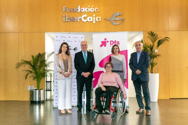 Foto de familia de rectores de Fundación Dfa y Fundación Ibercaja