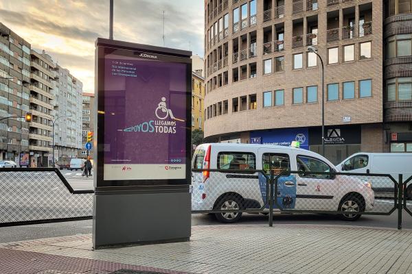 Un mupi de Zaragoza con el cartel ganador
