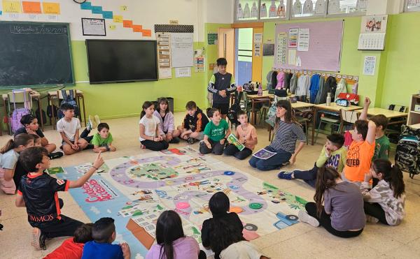 Jugando al Ciudades Accesibles en el IES Joaquín Costa de Graus