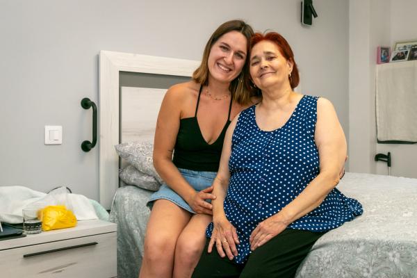 Usuaria con terapeuta ocupacional