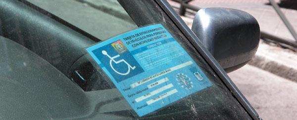 Tarjeta de PMR en un vehículo