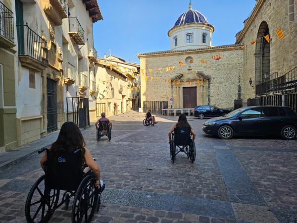 En silla de ruedas por Rubielos de Mora